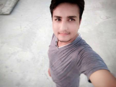 تنہائی ! لفظ بہت چھوٹا ہے۔
ہم نے تو وحشتیں پالی ہیں!!