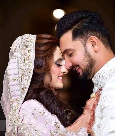 چلو آؤ کائنات بانٹ لیتے ہیں 😍😊
تم میرے باقی سب تمہارا 😘⁦❤️⁩
 💞💞