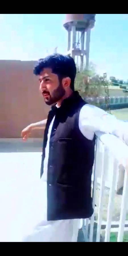 Sahil Pay KharY Ho, TumHain Kia Ghum Chaly Jana..
Main Doob Raha Hon Abhi Dooba To Nahi Hon..
A wada FarmosH Main Tujh Sa To Nahi Hin.
Har Zulm Tera Yad Hy Bhoola To Nahi Hon ✌️