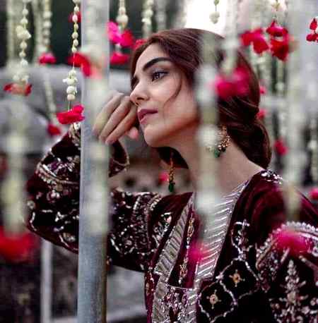 اے فر شتو! ہٹاؤ پردے آ سمانوں کے
ہم عشق والوں کو خدا سے کلام کرنا ہے۔