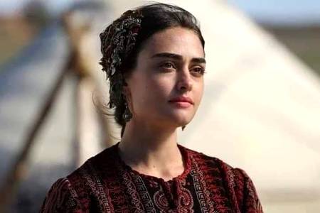 مرشد میرا یہاں دل نہیں لگتا

مجھے ترکی جانا ہ