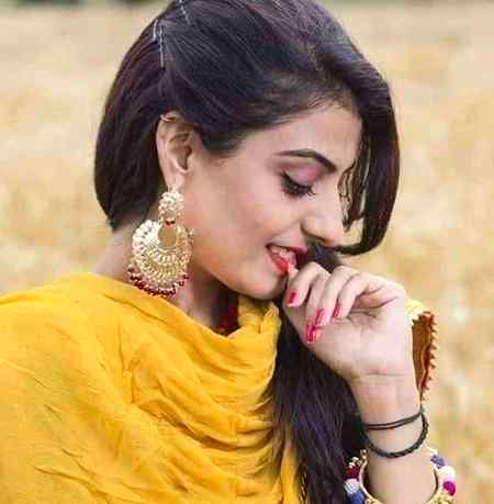 Hmari misaal na mumkin he sahib!
Hmara aks bhi hm sa ni !!