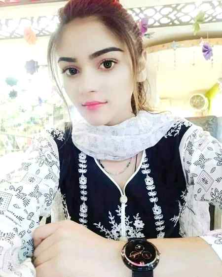 😎پنجابی لہجہ شرارتی انکھیں میٹھے بول
😍یہ مہاجر دل نہ ہارتا تو کیا کرتا
سمارٹ لڑکا