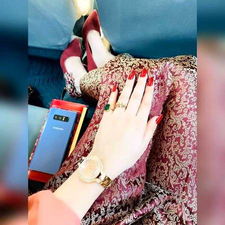 بھیجی ہے اُس نے یوں مجھے ہاتھ کی تصویر 
جیسے کہ باقی حُسن سے انکار ہو میرا 🥀