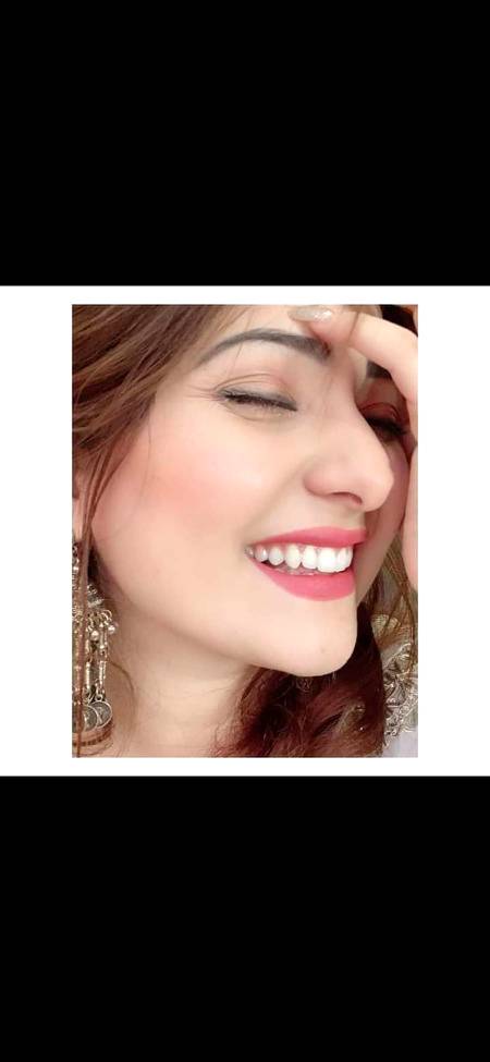 مسکراہٹ جچتی ہے اُس پر
اُسے کہو مسکرایا کرے
Mari jaan🥰