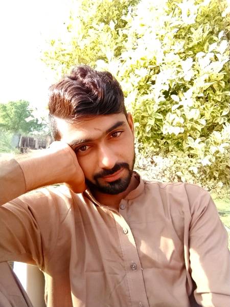ہمیں پرواہ نہیں زمانے کے نوابوں کی 
سرکار✌🔥🔥 
ہمارا اپنا معیار ہے , اسی میں رہتے ہیں
