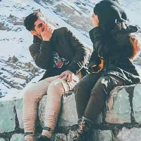 نزدیک اگر تم ہو تو کیسا بھی ہو موسم💕
محسوس یہ ہوتا ھے بہاروں میں کھڑے ہیں۔۔😍😍رومی😘😘😘
