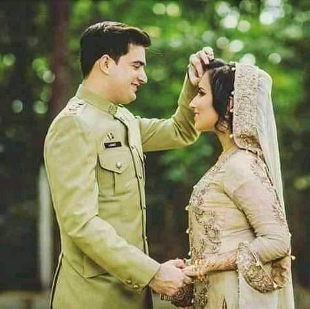 اگر صاحب علم ہو تو بتاؤ.... ؟
دیدار یار نہ ہو تو عید ہوجاتی ہے...!