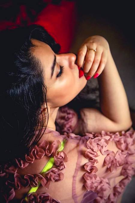 نہ چاہو تو بھی مل ہی جاتا ہے 

دنیا میں دھوکہ عروج پر ہے