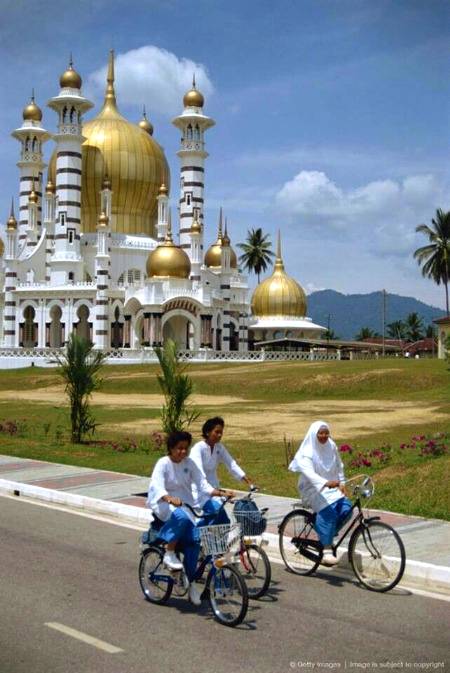 Beautiful Ubudiah Mosque in Malaysia 💕💕