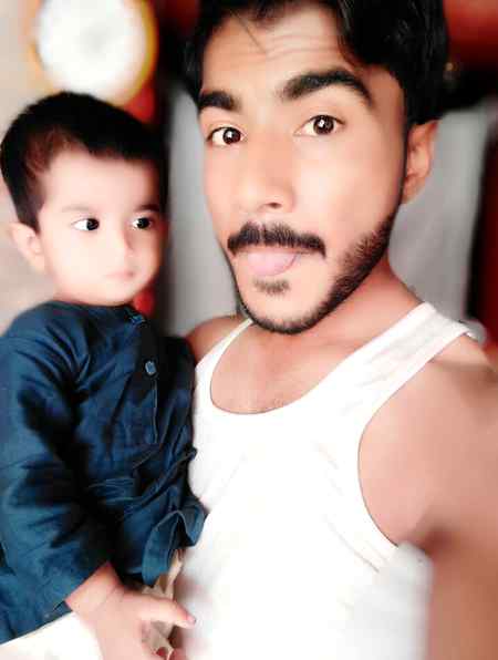 میں اداس لوگوں کو ہنسا دیتا ہوں 🥀 مجھ سے اپنے جیسے لوگ دیکھے نہیں جاتے 💔