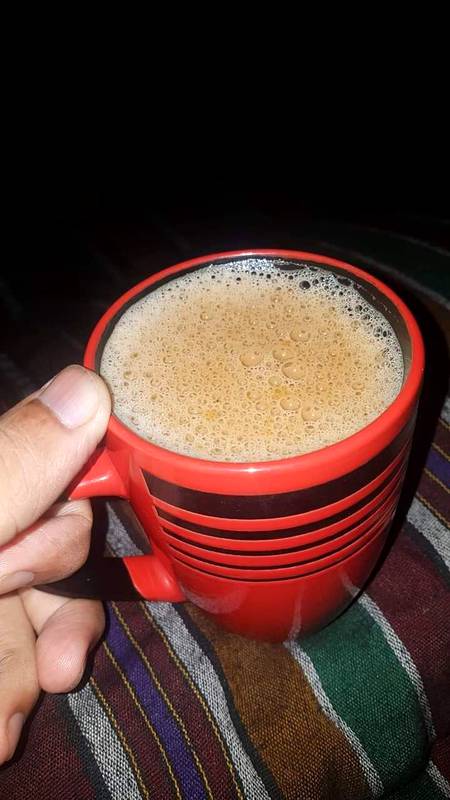 اس زندگی کی کڑواھٹ کو کم کرنے کیلئے
مجھے میٹھی چاۓ کا سہارا کافی ھے💯✌