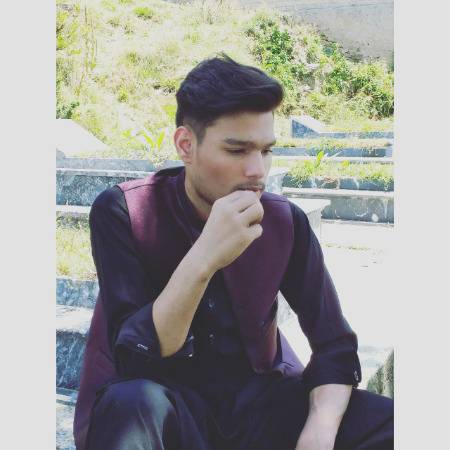 Ujray_hue_logo_se_guraizan_na_hua_kar🥀'
haalat_ki_qabron_k_yeh_qutbay_bhi_parha_kar

har_waqt_ka_hansna_tujhe_barbad_na_kar_de🥀
tanhai_ke_lamho_n_mein_kabhi_roo_bhi_liya_kar
🖤🖤🖤🔥🔥🔥🔥🖤🖤🖤