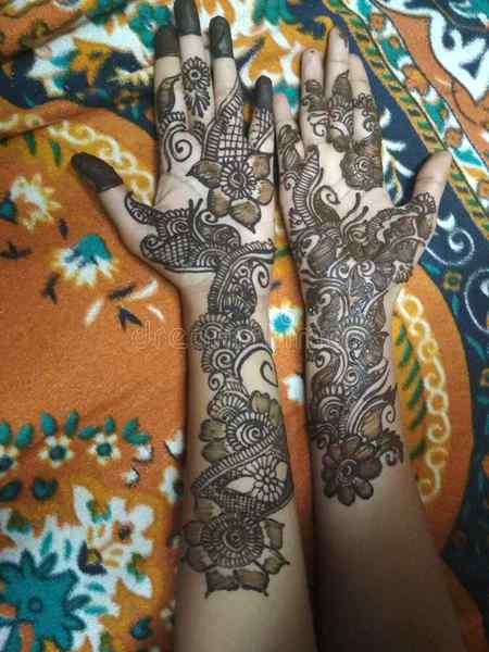 simple.traditional.indian.mehand