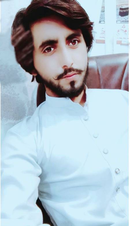 مطلبی بنتا ہوں تو ضمیر دیتا ہے طعنے

مخلص ہوتا ہوں تو زمانہ جینے نہیں دیتا.
Chaand💔