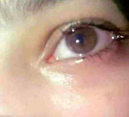پڑھنے والوں کا قحط ہے ورنہ....!!
 گرتے آنسو پوری کتاب ہوتے ہیں!!