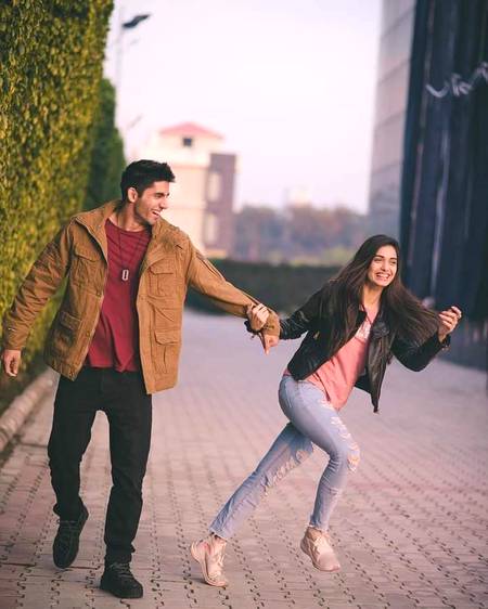 ساری مستیاں اُنہی کے سنگ کروں گی👻

میں اپنے اُنکو بہت تنگ کروں گی🙈🙈😋😋