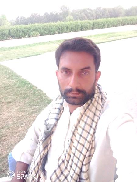 محبت بھیک تھوڑی ہے
چل جا،
تڑپ، سسک ،بلک،گڑگڑا
جا مجھے مانگ رب سے
🖤