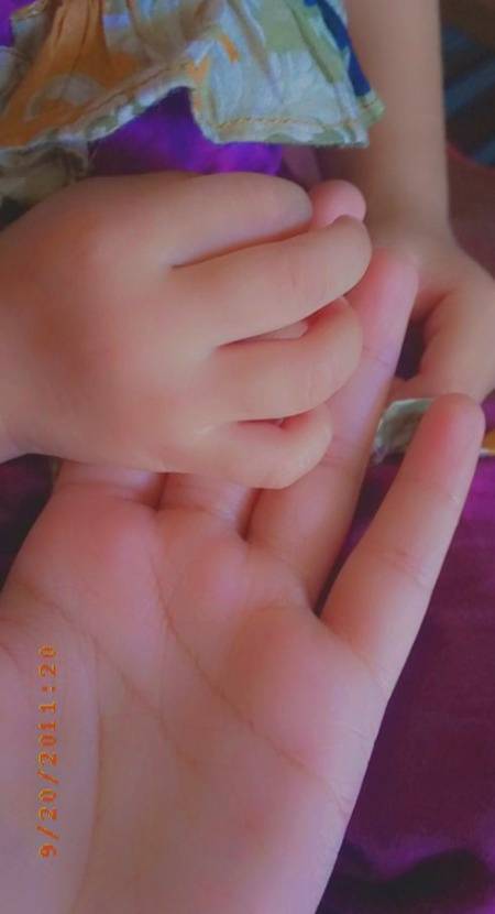 Tiny Tiny Cutee Hands...😎😘🥰