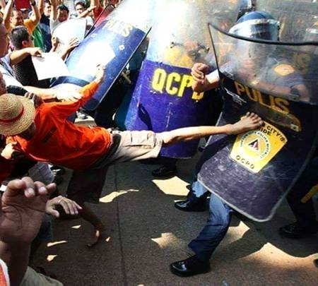 Wait ..is that monkey D Luffy xD