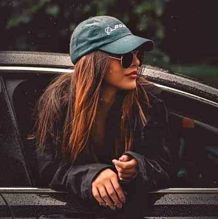 Mujy bheek ki khushiyn psnd nhi...😩😤😏..
 Ma jiti hon apny gham ma nwabon ki trhn. .✌✌