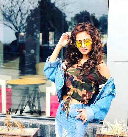 Zarnish khan