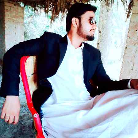 لوگ کہتے ہیں میرا دل پتھر کا ہے,
پر یقین کرو۔۔۔

کوئی ایسا بھی تھا جو اسے بھی توڑ گیا!!!☹️