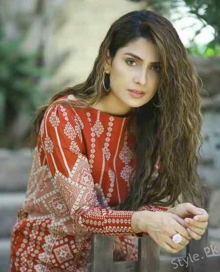 سب وقتی سہارے ہیں✌