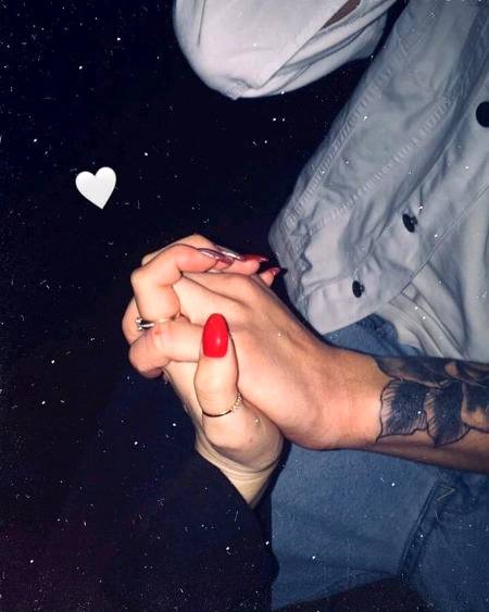 وہ رکھ لے مجھے اپنے پاس قید کرکے
کاش کچھ ایسا مجھ سے قصور ہو جائے🍁🙂
- H∆mzıı.. 🤹♂️�