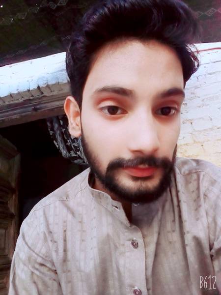 لگا کر عشق کی بازی سنا ہے  روٹھ بیٹھے ہو۔۔

محبت مار ڈالے گی ابھی تم پھول جیسے ہو۔۔
