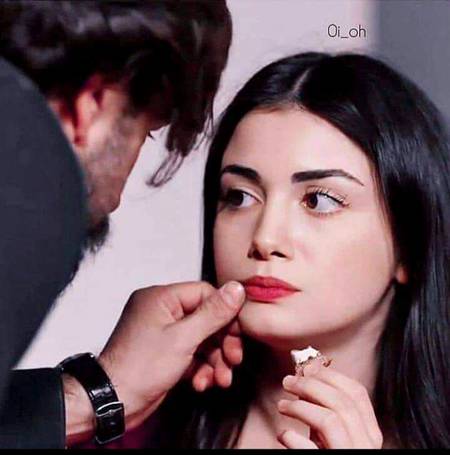 میری غربت دیکھ کر راستہ نہ بدل لینا...

  
میں دل کا بادشاہ ہوں مقدر تو خدا لکھتا ہے...