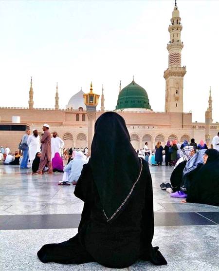 ﮨﻢ ﮐﻮ ﺍﭘﻨﯽ ﻃﻠﺐ ﺳﮯ ﺳﻮﺍ ﭼﺎﮨﯿﮯ 
ﺁﭖ ﺟﯿﺴﮯ ﮨﯿﮟ ﻭﯾﺴﯽ ﻋﻄﺎ ﭼﺎﮨﯿﮯ
ﮐﯿﻮﮞ ﮐﮩﻮﮞ ﯾﮧ ﻋﻄﺎ ﻭﮦ ﻋﻄﺎ ﭼﺎﮨﯿﮯ
ﺍﻥ ﮐﻮ ﻣﻌﻠﻮﻡ ﮨﮯ ﮨﻢ ﮐﻮ ﮐﯿﺎ ﭼﺎﮨﯿﮯ
ﺍِﮎ ﻗﺪﻡ ﺑﮭﯽ ﻧﮧ ﮨﻢ ﭼﻞ ﺳﮑﯿﮟ ﮔﮯ ﺣﻀﻮﺭ 
ﮨﺮ ﻗﺪﻡ ﭘﺮ ﮐﺮﻡ ﺁپﮐﺎ ﭼﺎﮨﯿﮯ
ﺍﭘﻨﮯ ﻗﺪﻣﻮﮞ ﮐﺎ ﺩُﮬﻮَﻥ ﻋﻄﺎ ﮐﯿﺠﺌﮯ
ﮨﻢ ﻣﺮﯾﻀﻮﮞ ﮐﻮ ﺁﺏِ ﺷﻔﺎ ﭼﺎﮨﯿﮯ
سیّدُنا کریمُُﷺﷺﷺﷺﷺ💖.