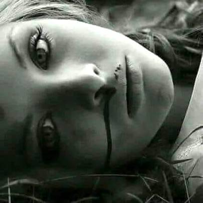 ﺩﻝ ﭘﮧ ﻣﺖ ﻟﯿﺠﺌﮯ 
ﺳﺎﻧﺲ ﺗﮏ ﮨﯽ ﺗﻮ ﻣﺸﮑﻼﺕ ﮨﯿﮟ ﺳﺐ