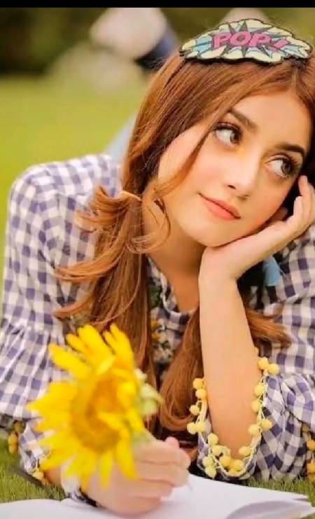 Cute Alizey Shah