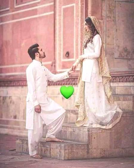 بیتانی ہے میں نے عمر ساتھ تیرے
لے چل مجھے اپنی آغوش میں کہیں۔۔
