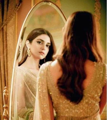 بڑا وســیع ہے اس کے جـــمال کا مــــنظـر
وہ آئینــے میں تو بس مخـتصر سا رہتا ہے