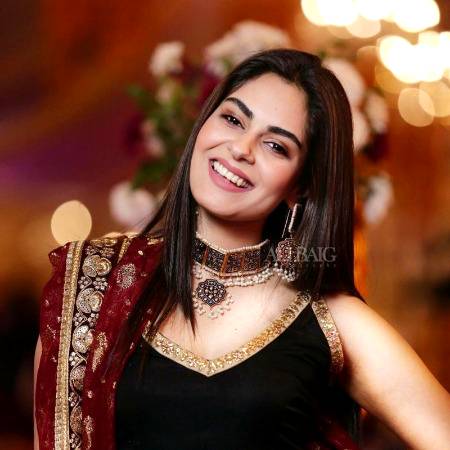 Amar Khan Amar Khan is a Pakistani television actress, director and writer. She has played a role of Neelofur in 2018 super natural series Belapur Ki Dayan. She further appeared in a leading roles in Ghughi, Dil-e-Bereham, Choti Choti Batain and as antagonist in Dil-e-Gumshuda. Wikipedia
Born: Multan
Parents: Fariha Jabeen
Education: Beaconhouse National University Tarogil Campus
Nominations: Lux Style Award for Best Emerging Talent in TV