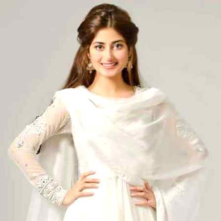 Us BewfA K KhatiR SaB Ko BhuLa DiyA