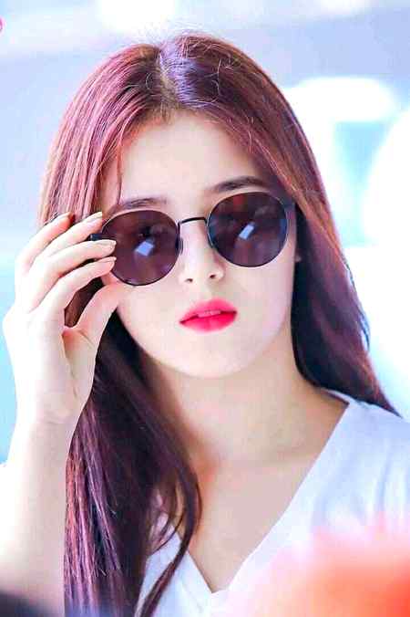 خدا خوش رکھے ان دلوں کو۔🔥 
جن کے دلوں میں ہم برے ہیں۔
🔥❤️💋