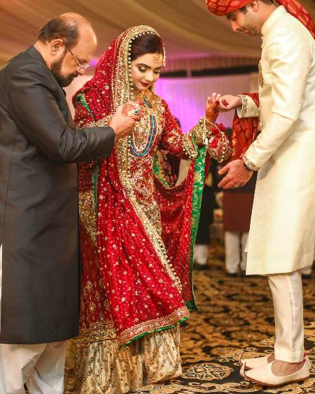 خود کو میں یوں کھو دوں کہ پھر کبھی نا پاؤں. 

🖤🌸