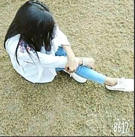 log mere baarey m kya sochty hain..
yeh b main sochun to woh kya sochien gy..
its my attitude.. 😉