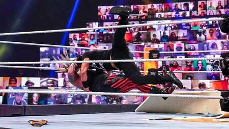 تیری خــاموشی اگر تیری مجــبوری ھے💦
 تو رہنــے دے عشق کون سا ضـروری ھے💦
Spear to the fiend