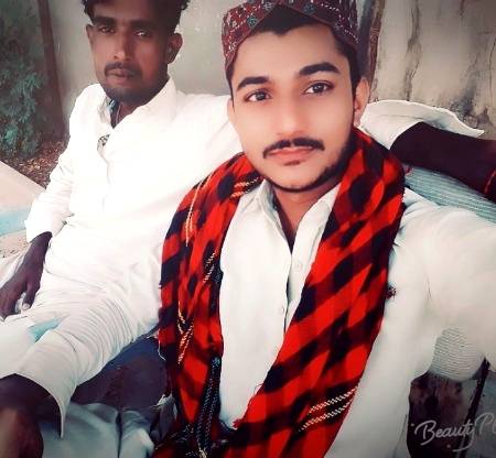 اس لیے تو سینے کی جلن نہں جاتی 🔥
بے قدروں کو سینے میں جو بسا رکھا ھے 💔