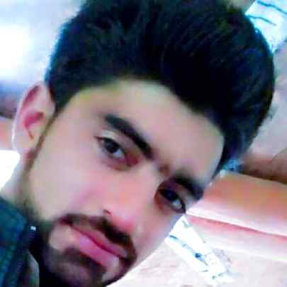 ﮨﻮﻧﭩﻮﮞ ﭘﮧ ﺍﻟﻔﺖ ﮐﺎ ﻧﺎﻡ ﮨﻮﺗﺎ ﮨﮯ، ﺁﻧﮑﮭﻮﮞ ﻣﯿﮟ ﭼﮭﻠﮑﺘﺎ ﺟﺎﻡ ﮨﻮﺗﺎ ﮨﮯ❤
ﺗﻠﻮﺍﺭﻭﮞ ﮐﯽ ﻭﮨﺎﮞ اوقات ﮐﯿﺎ ﮨﻮ ﮔﯽ ﺁﻧﮑﮭﻮﻥ ﺳﮯ ﺟﮩﺎﮞ ﻗﺘﻞ ﻋﺎﻡ ﮨﻮﺗﺎ ﮨﮯ_