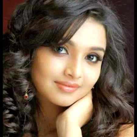 ...باتوں کی کیا بات کریں ...
 دھوکہ تو مسکراہٹیں بھی دیتی ہیں