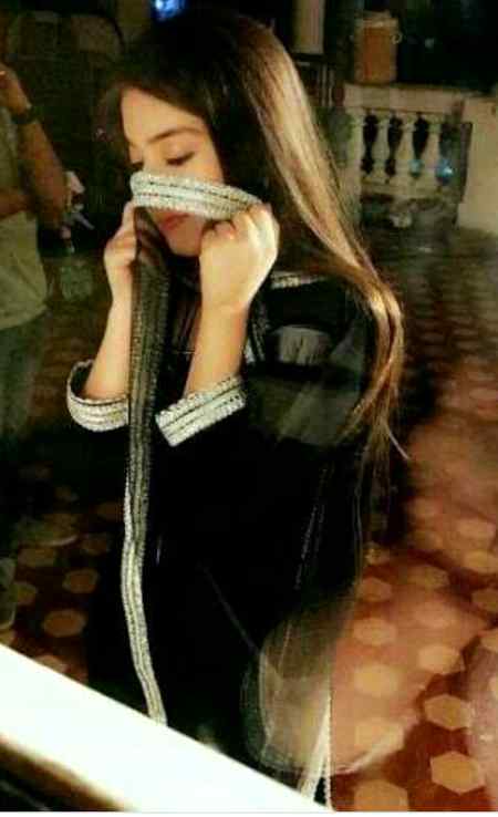 تم انسانوں کی بات کرتے ہو ؟؟😒 ہم۔تو بھوتوں کو بھی باتوں میں لگا لیتے ہیں
