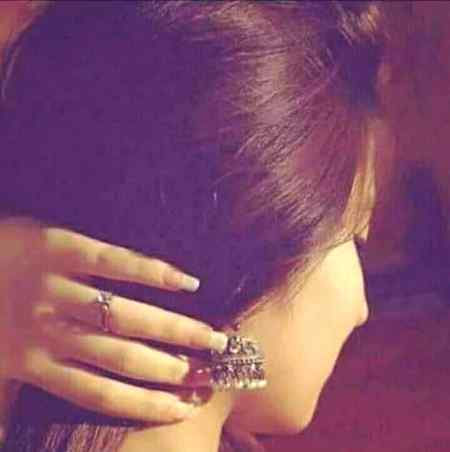 اک نیند میرے خواب کو رکھتی ہے پریشان 🖤🖤😢
اک خواب مجھے رات کو سونے نہیں دیتا 😐😶