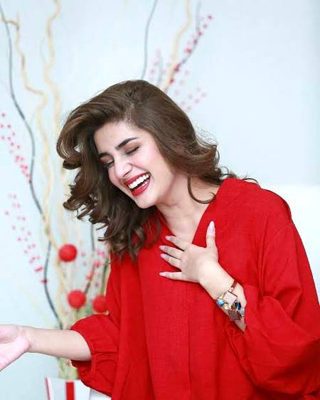 Kubra khan