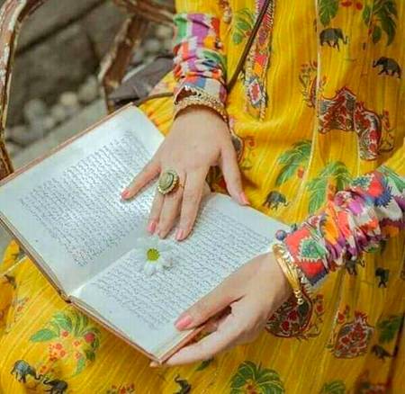 کا ش کہ مجھے مل جائے مقدر کی سیا ہی اور قلم
لمحے لمحے کی خو شی لکھ دوں تمہاری زندگی کے لیے۔