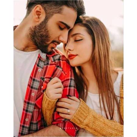 اک بار پھر سے رنگ اڑیں گے رقیبوں کے
❤ ہم لوٹ آے ہیں محفل میں دوبارہ…